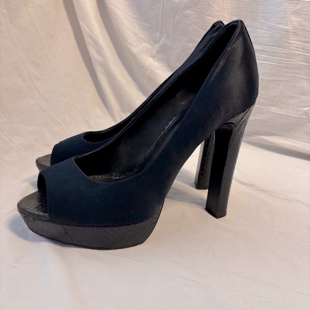 Tory Burch Peep Toe Heels + Dust Bag 6.5 Black - Picture 3 of 16